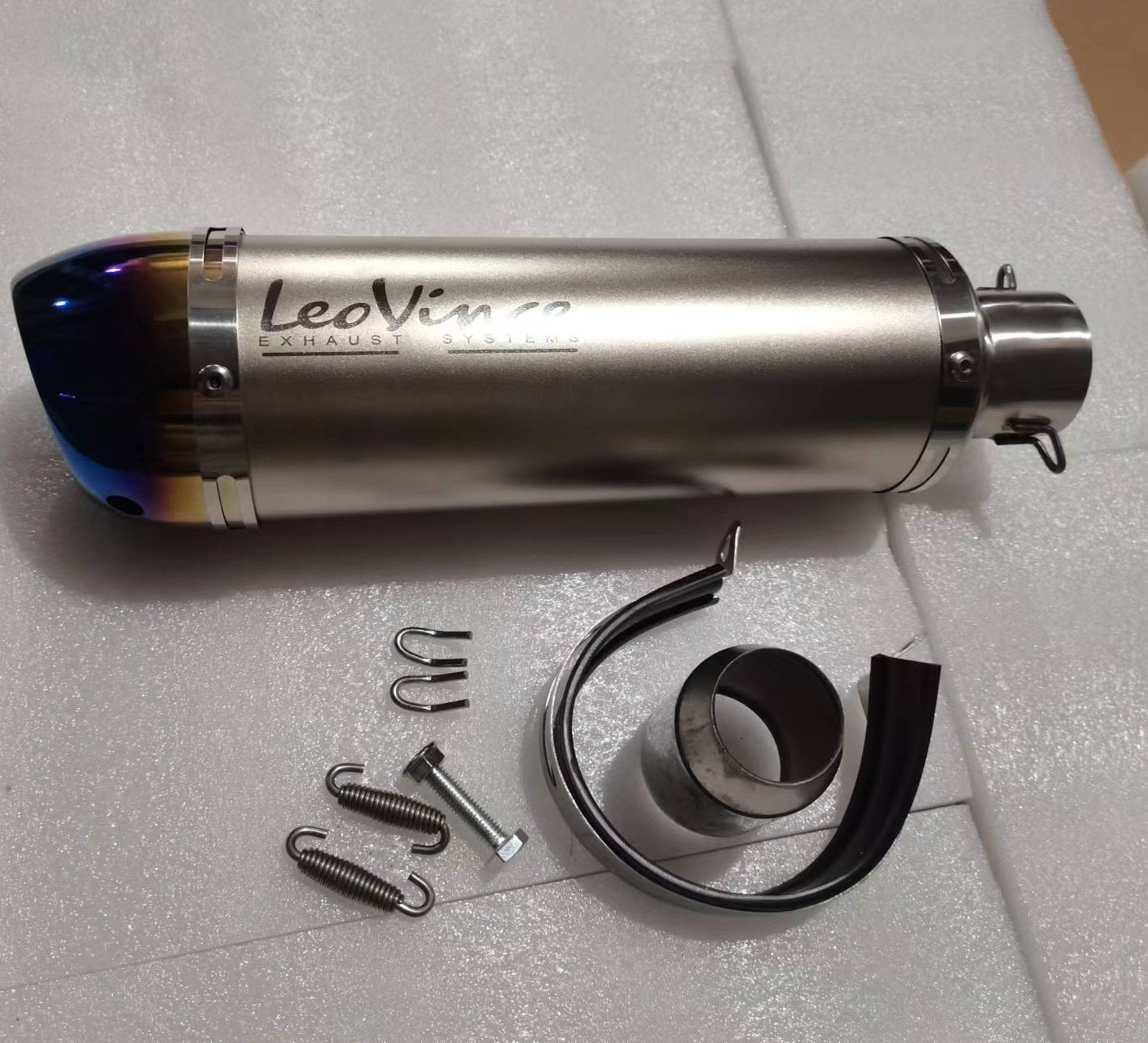 Motorcycle carbon fiber modified exhaust pipe Huanglong 600/ZX6R/Ninja400/Chunfeng/Kaiyue 321rr