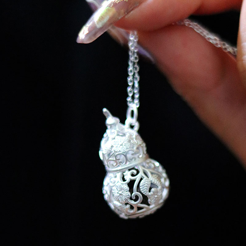 Openable Gourd Hollow Sachet Ball Pendant Women's Aromatherapy Necklace Wear Chinese Ethnic Style Pendant