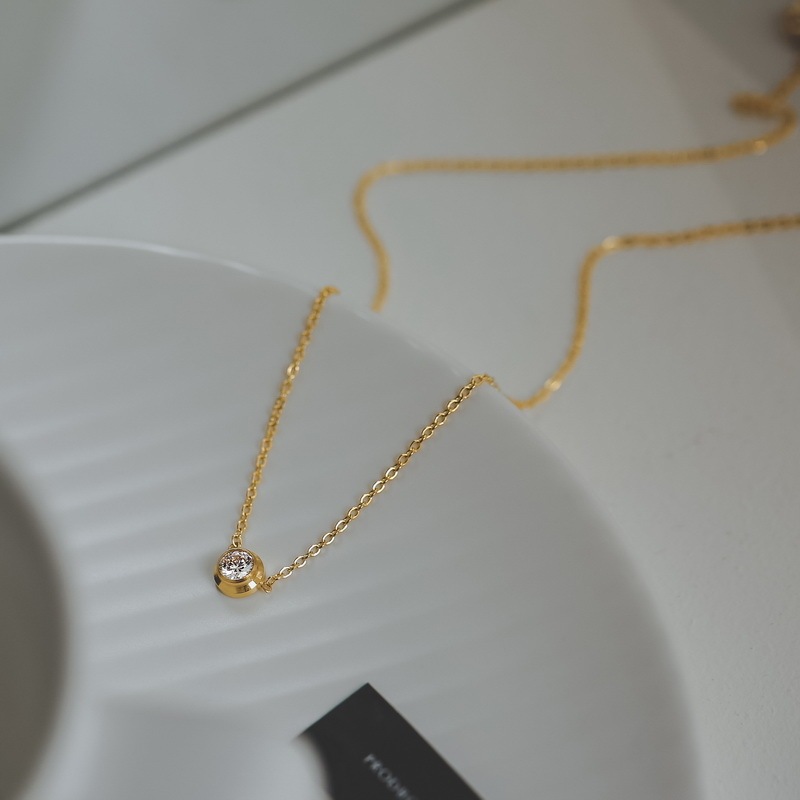 Mini Single Diamond Titanium Steel Necklace Women's TikTok Explosions Fashion Jewelry Pendant Accessories Collarbone Chain Necklace 18K Mini Single Diamond Titanium Steel Necklace Women's TikTok Explosions Fashion Jewelry Pendant Accessories Collarbone Chain Necklace 18K