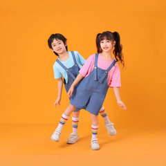 跨境现货儿童演出服合唱啦啦队牛仔背带裤批发幼儿园毕业照彩彩色
