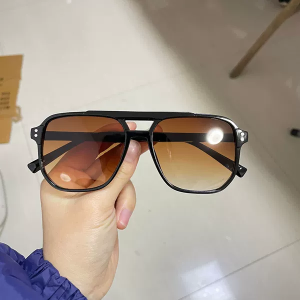 Black frame double tea gradient