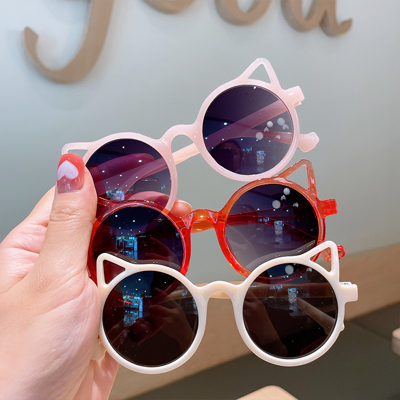 New children's sunglasses with cat ears for boys and girls, cute sunscreen sunglasses, fashionable and personalized baby glasses accessories