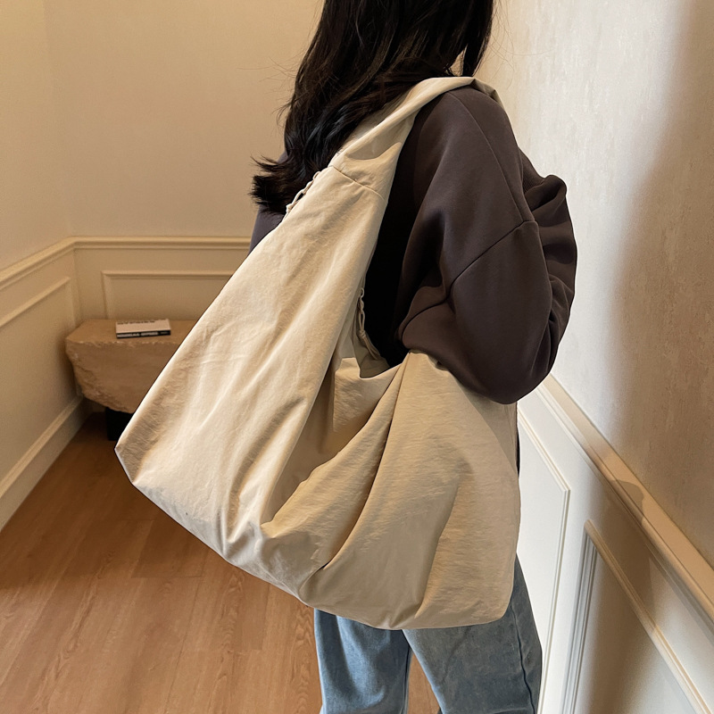 クロスボーダー大容量人気の気質脇の下バッグ 2025 新しいファッションナイロン布ショルダーバッグレトロハンドヘルドレディースバッグ|undefined