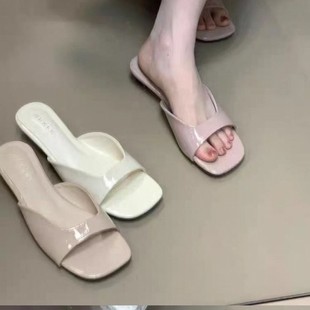 2025 Summer New Square-Toe Patent Leather Low Wedge Lazy Outdoor Vacation Roman Sandals Half-Slip Women's Niche