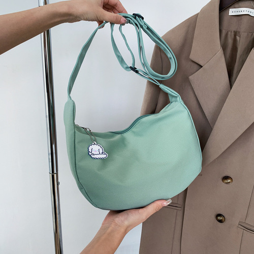 Japanese 2024 retro chic girl solid color soft girl shoulder bag Korean style trendy ins simple crossbody bag dumpling bag