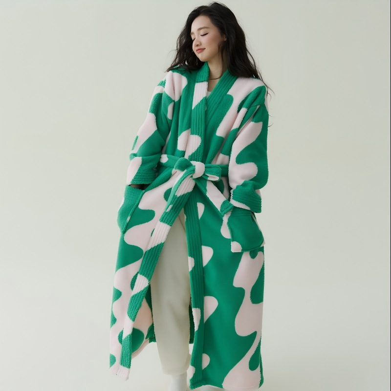 In-Stock Autumn and Winter New Coral Fleece Thickened Beautiful Fleece Unisex Bathrobe Long Bathrobe Couple Pajamas Anti-Static