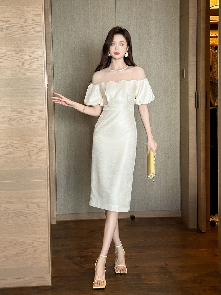 Đầm dự tiệc maxi nữ tay phồng thắt eo kiểu dáng thanh lịch — Màu kem