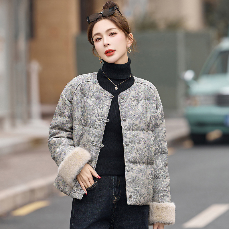 신중국풍 다운 재킷 여성용 겨울 숏 스타일 2025 신상 고급 소형 자수 자카드 화이트 덕다운 코트