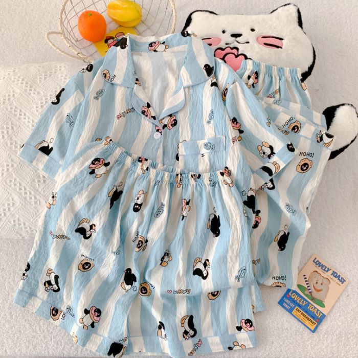 Al por mayor transfronterizo nuevo pijama de mujer tres piezas cardigan con solapa mangas cortas pantalones cortos KT gato dibujos animados cubierta de ropa doméstica