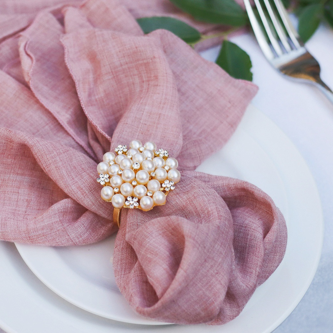 Hotel al por mayor oro servilletas anillo cubiertos diamantes delicados flores perlas servilletas buckle servilletas anillo de tela de boca caliente