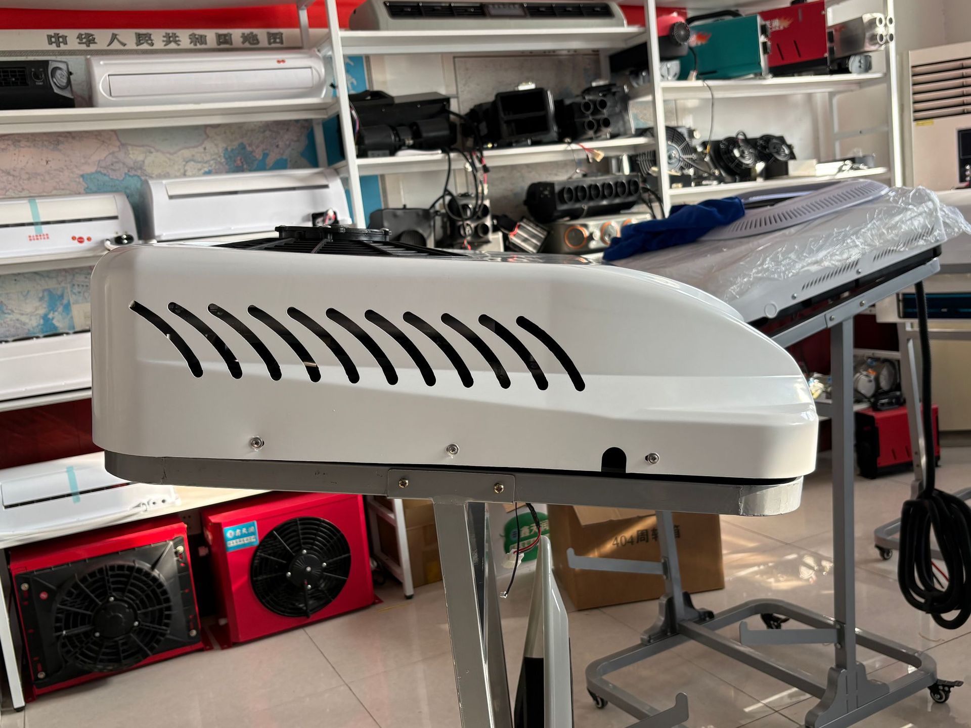 Factory Truck Air Conditioner Integrated with Parking Mode, 12V/24V/115V/220V Wide Voltage Range, Suitable for Rvs and Food Trucks