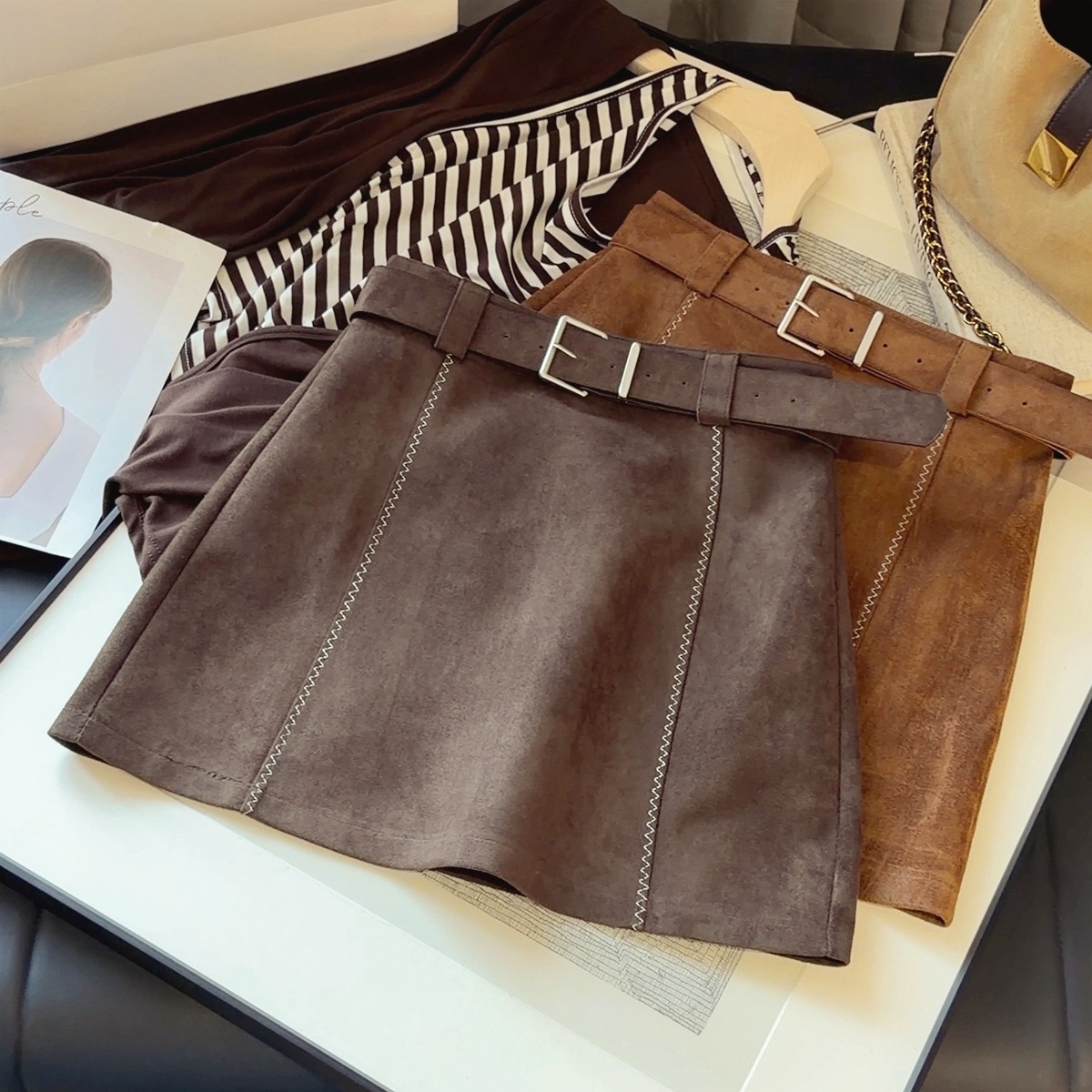 Vintage Coffee-Colored Suede Skirt for Women, New Autumn High-Waisted A-Line Slimming Versatile Bodycon Mini Skirt for Petite Women