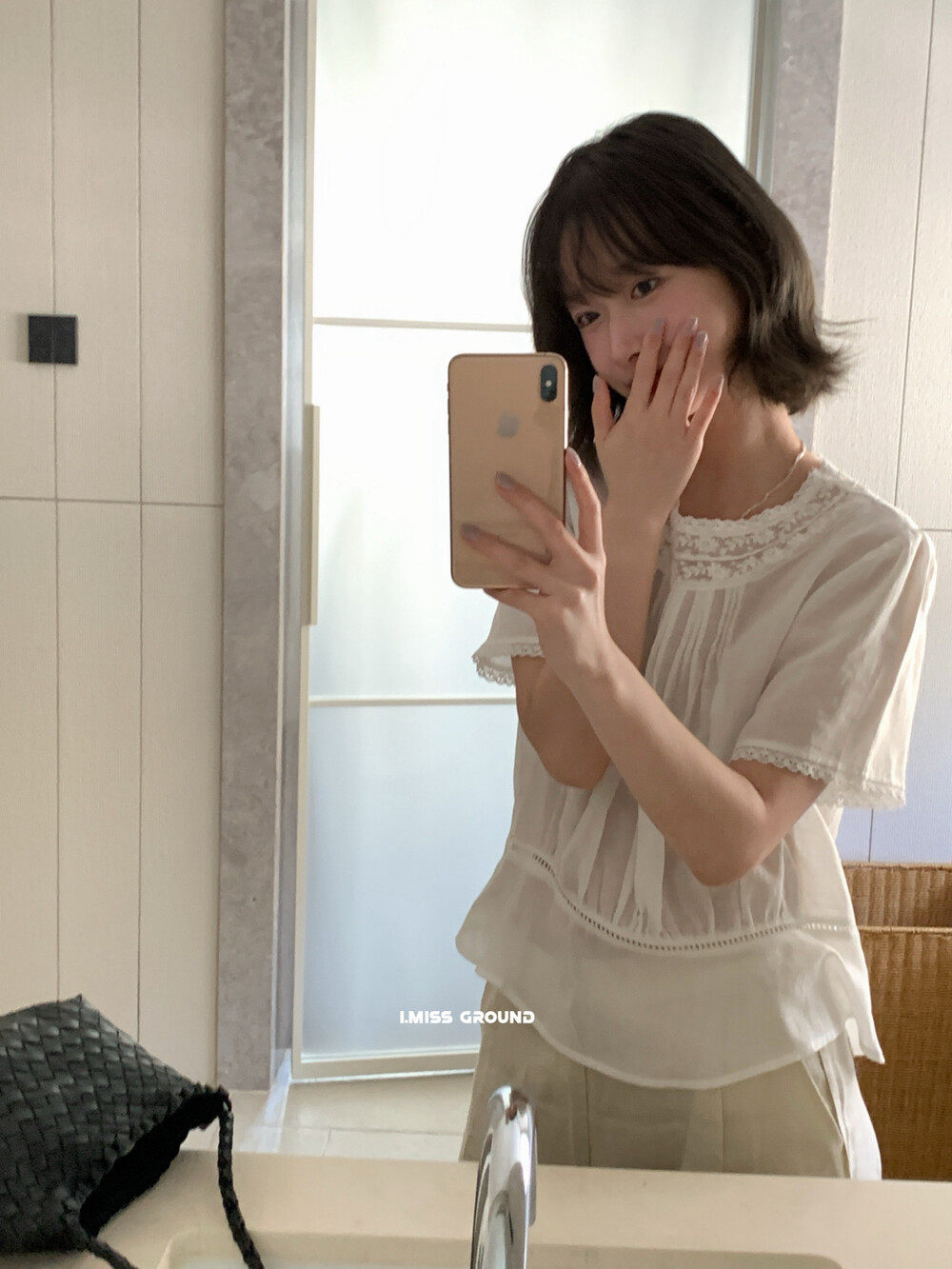 Áo sơ mi nữ tay ngắn phối ren cổ điển chất liệu tơ tằm linen — trắng ngà chi tiết 21