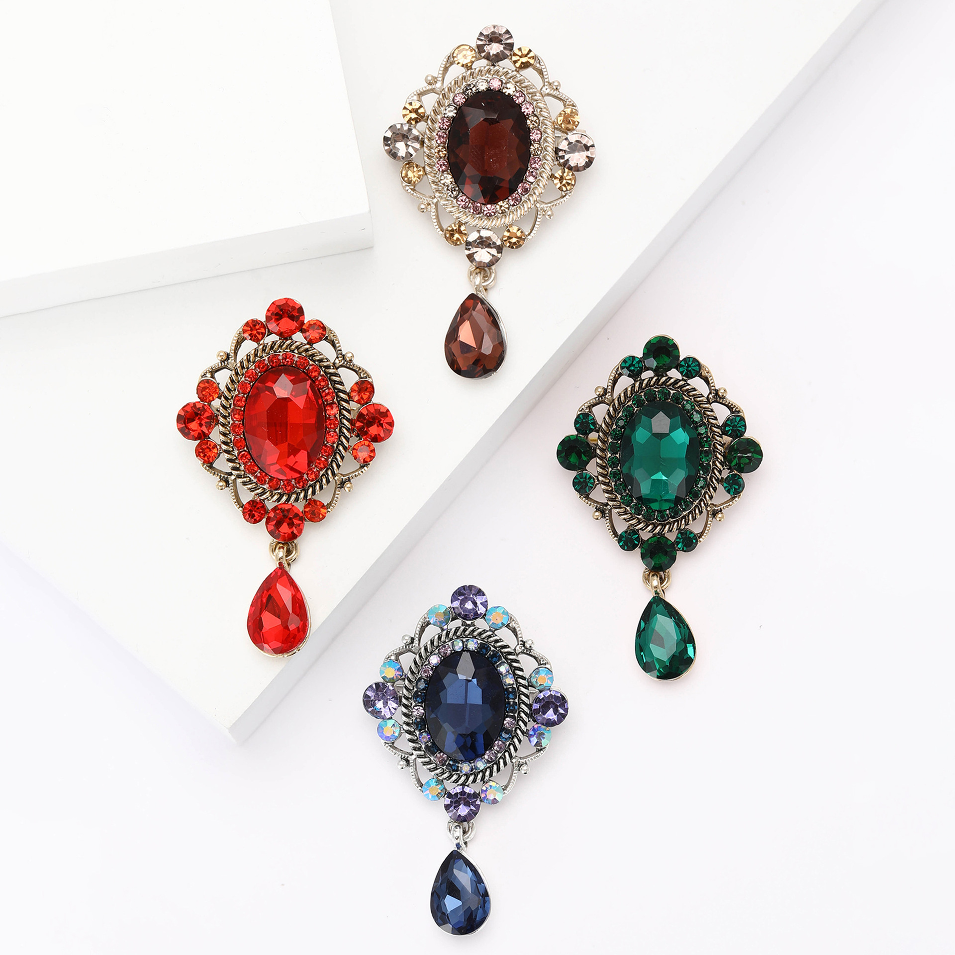 High-end Retro small size Court Pendant Baroque Brooch Fashion Elegant Women's Clothing Corsage Jewelry Pin
