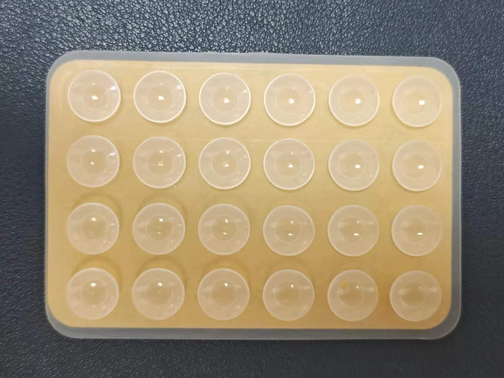 Suministro directo de fábrica de ventosa de silicona ventosa de teléfono móvil ventosa cuadrada ventosa de 24 granos ventosa de soporte para teléfono móvil ventosa de silicona de doble cara