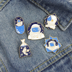European and American cartoon astronaut brooch, planet space alien pin, anti-tear light drop oil brooch wholesale