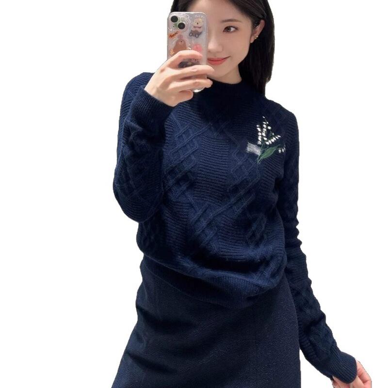 Elegant and refined garden world lily of the valley embroidered long-sleeve wool sweater, classic, fashionable, versatile women's knit top Elegant and refined garden world lily of the valley embroidered long-sleeve wool sweater, classic, fashionable, versatile women's knit top