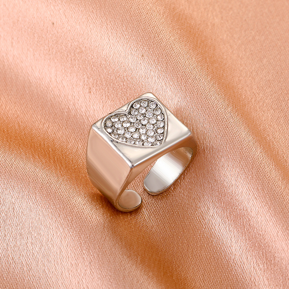 Grenzüberschreitender Neuer Ring Mode Mikrodiamant Metall Liebesring Zeigefingerring Weit Offener Ring display picture 6