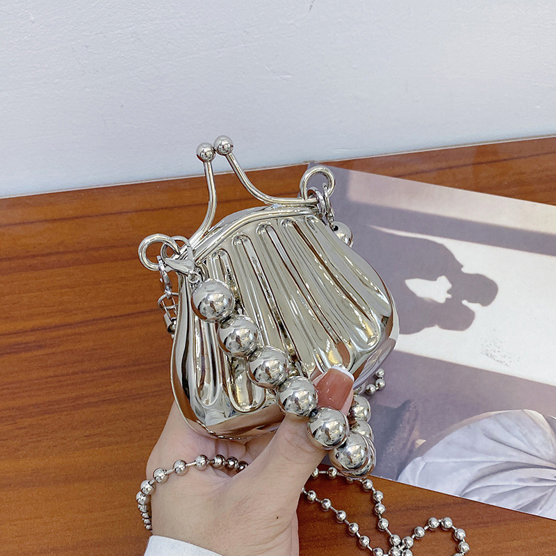 High end Mini Pearl Chain Handheld for Women 2023 New Small Stand One Shoulder Crossbody Shell Blessing Bag_voghion.com