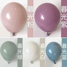 �Ý�10��12��ĺ����{�G�ϰ�ɫ���z�����p�����������Ɍ�����b�