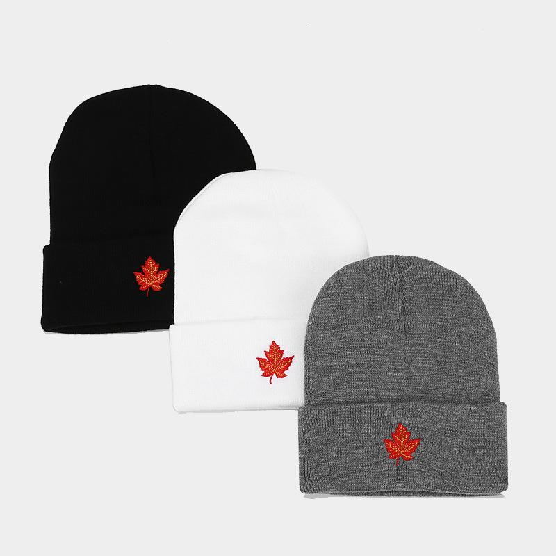 El otoño y el Invierno nuevo bordado de la hoja de arce rojo de Las Mujeres de Moda de punto redondo frío sombrero de moda marca personalidad hip hop sombrero de lana de los hombres