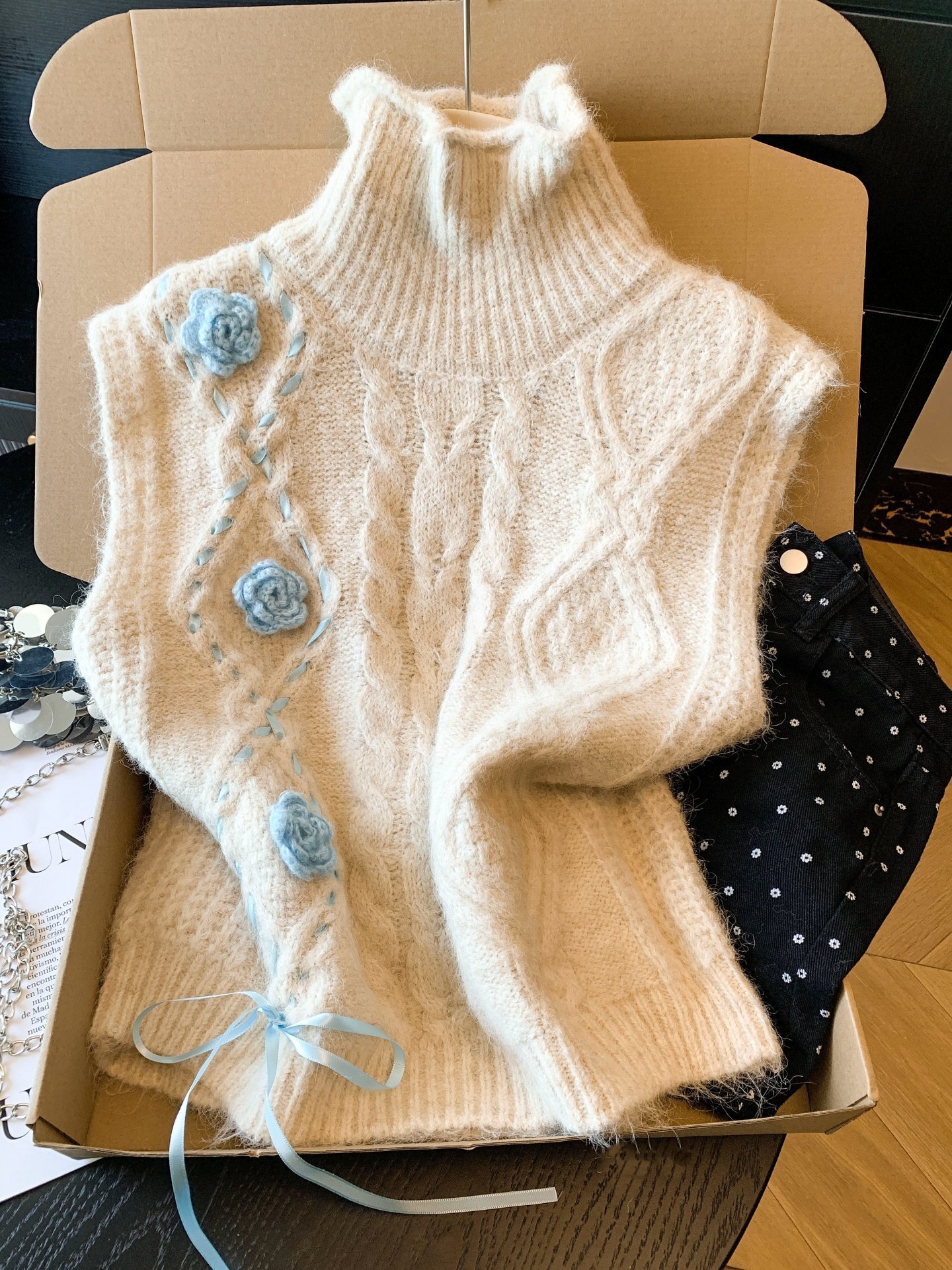 Three dimensional sweater