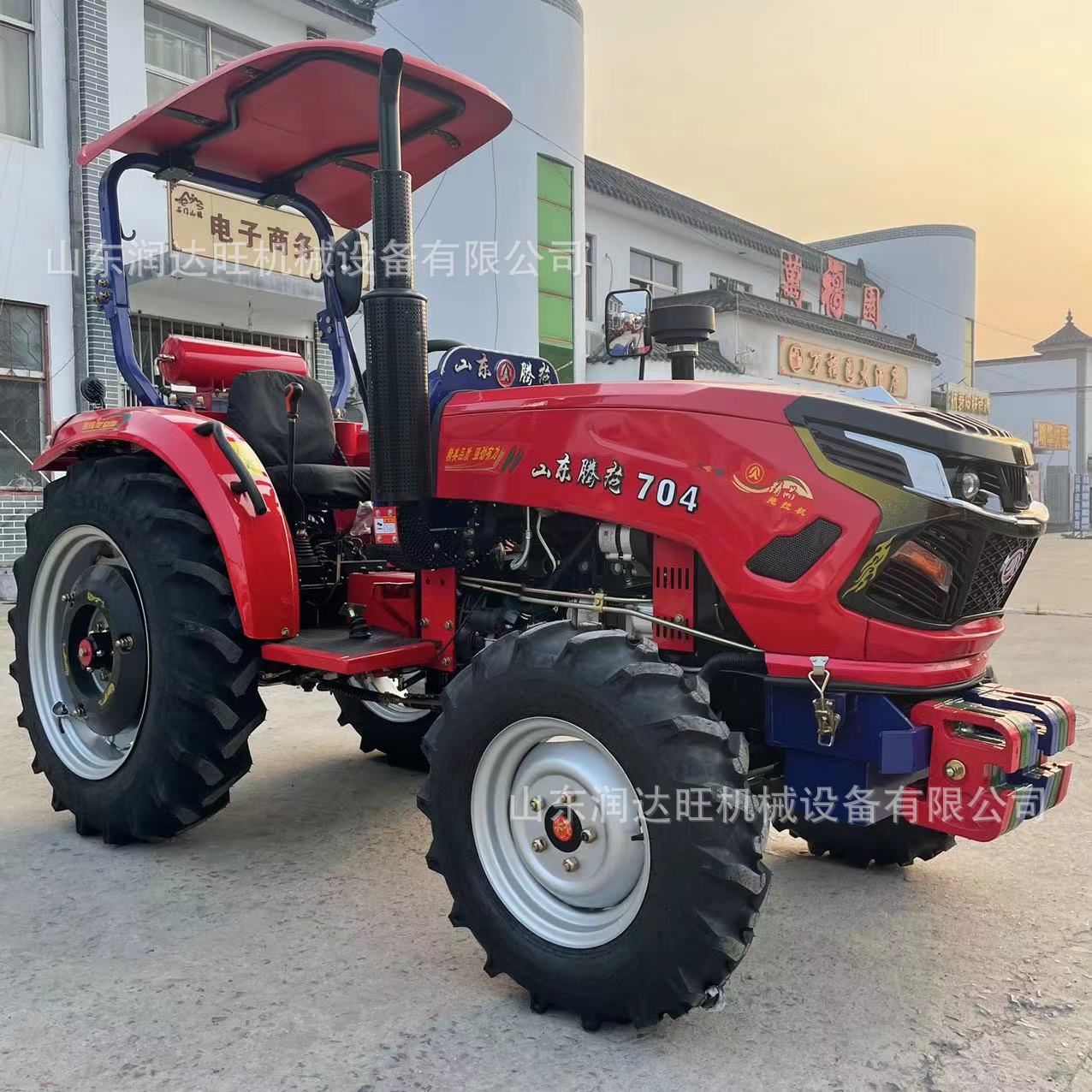 出口哈萨克斯坦拖拉机四驱704雷沃拖拉机 旋耕犁地四驱拖拉机