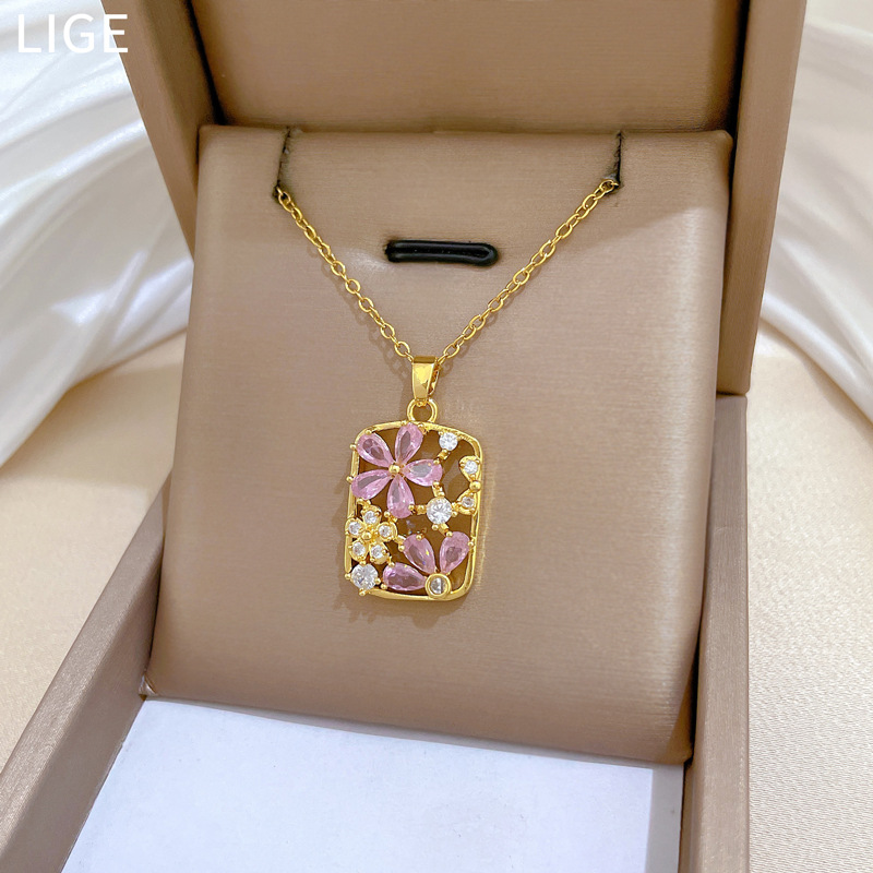 Gorgeous Square Diamond Necklace For Women Elegant Titanium Steel_voghion.com