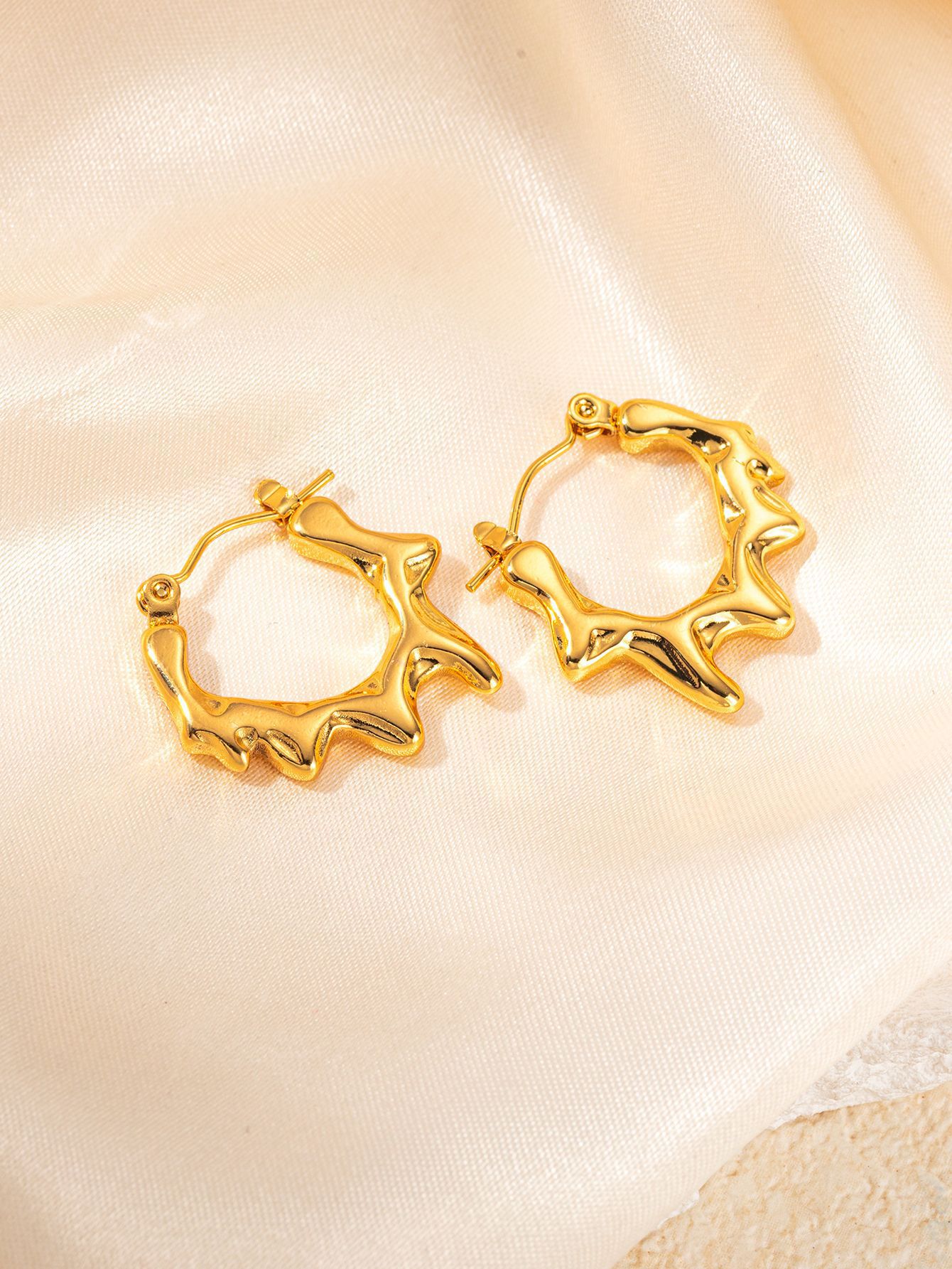 라바 드롭 귀걸이