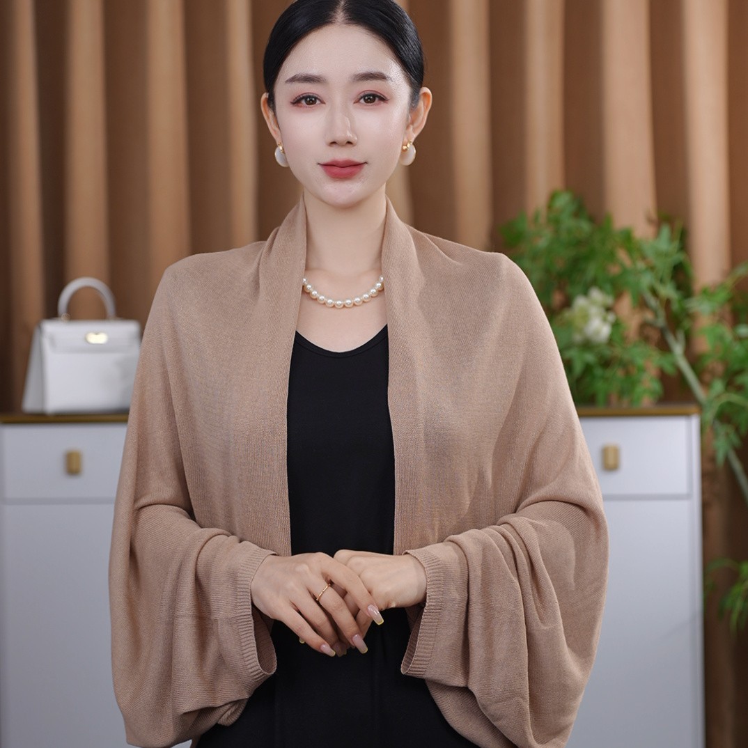 New fashionable and versatile casual style women's autumn outer shawl suitable for air-conditioned rooms, batwing sleeve knitted shawl