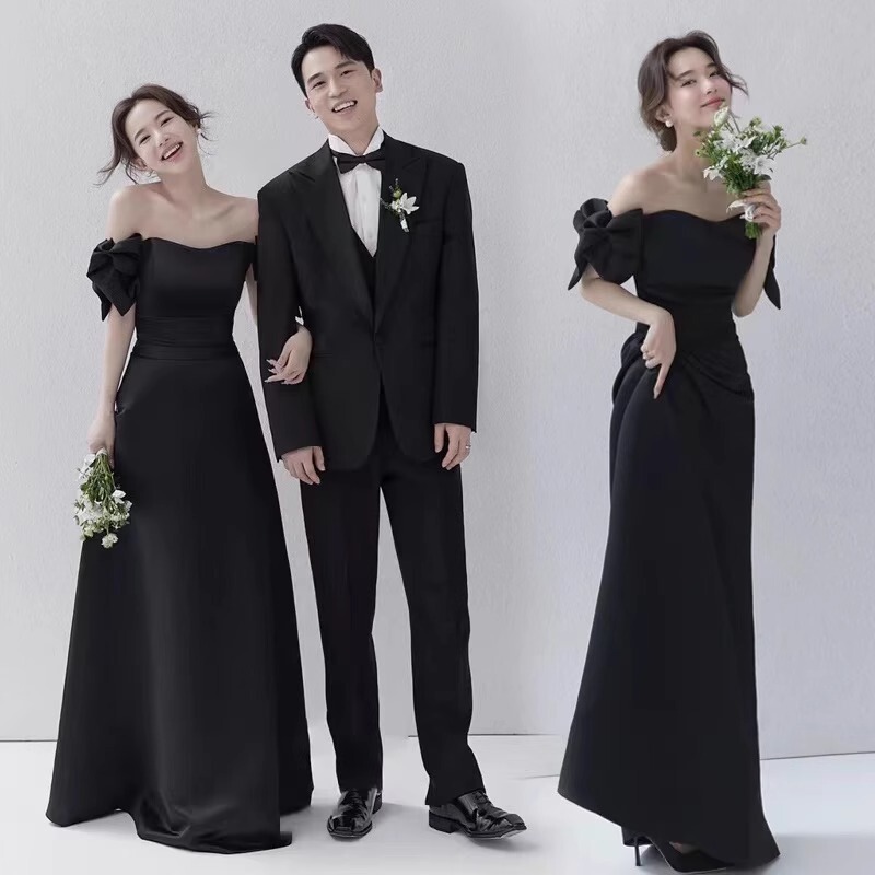 Black off-shoulder evening gown wedding engagement bride wedding dress couple photo art French retro light wedding dress