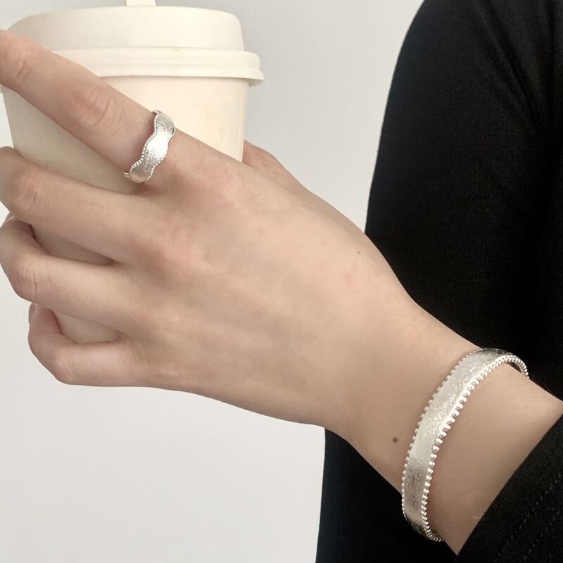 High-End Brushed Lace Bracelet for Women, Sweet and Elegant Design, Unique and Trendy Internet Celebrity Jewelry