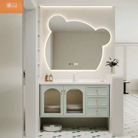 餐桌;布艺沙发;实木床