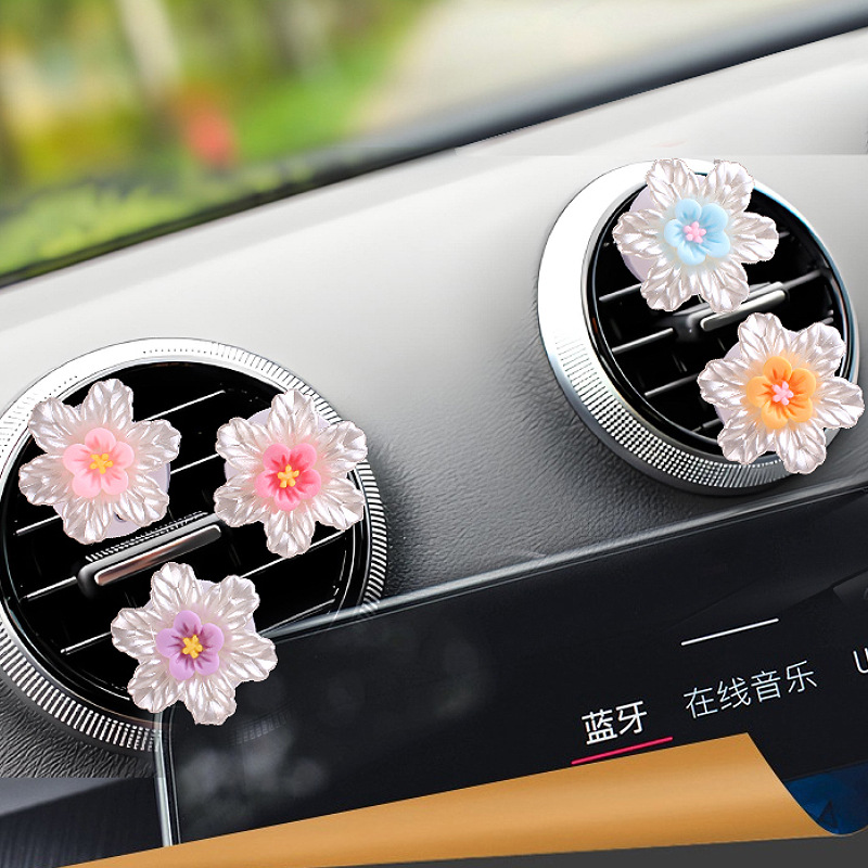 Nuevos productos dibujos animados sacudiendo la cabeza margarita decoración del coche flores frescas decoración del espejo retrovisor de la consola central del coche
