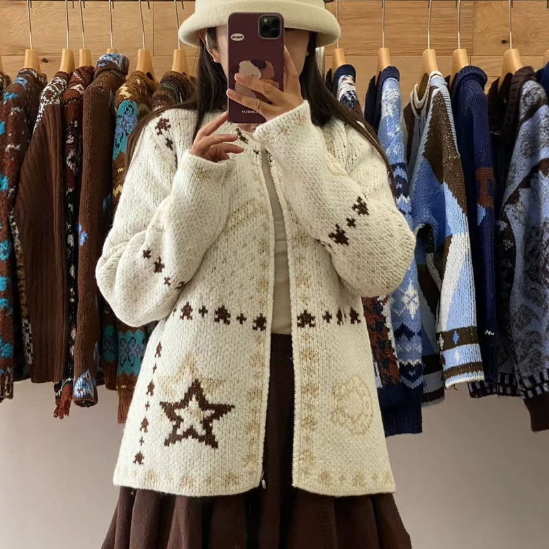 Vintage-inspired color-blocked jacquard sweater cardigan for women, 2026 new model, loose and versatile knit top 1621 Vintage-inspired color-blocked jacquard sweater cardigan for women, 2026 new model, loose and versatile knit top 1621