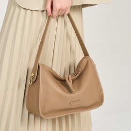 头层牛皮包包女2025新款真皮枕头包复古简约百搭单肩包通勤腋下包