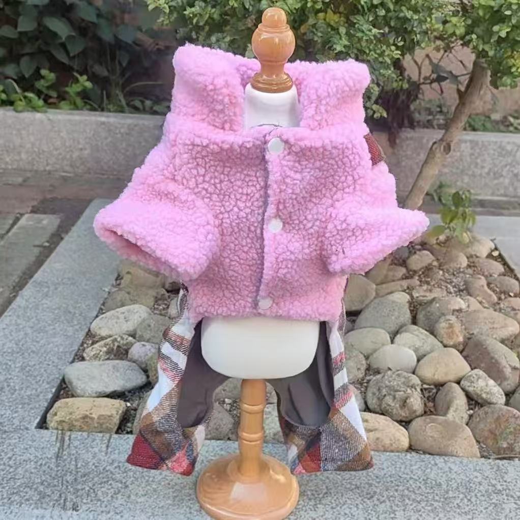 Otoño y invierno nueva ropa de mascotas de cordero espesa ropa de gato ropa de perro falsa dos piezas de una sola espalda con cuatro piernas ropa de algodón
