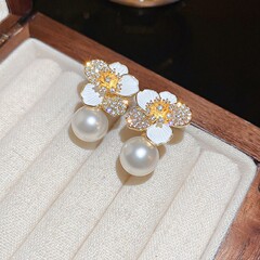 フランス式の超仙の花のフリンジのピアスの女性の軽い豪華な大衆の百合のイヤリングの復古の高級感のファッションの耳飾りの卸売り