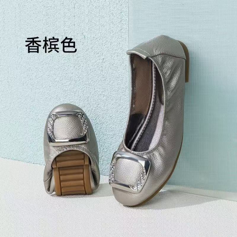 Zapatos de mujer con un pedaleado de cuatro estaciones zapatos de una sola sola superficie suave no se cansa zapatos de madre con suela plana zapatos de cuero de mediana edad zapatos de mujer