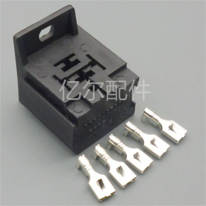 DJJ7054Y-6.3-21 Пятифутовое релейное гнездо модификации автомобиля можно зафиксировать штекером 3334485008