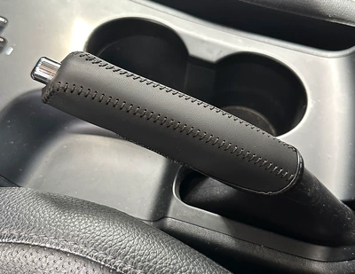 lever protective cover, Sürətlər qutusu və əl tormozu başlıqları - handbrake-cover-black-leather-black-stitching