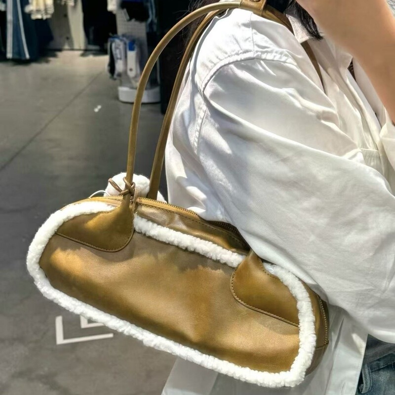 2025 Winter Adidas New Model Song Yuqi's Same Style Sports Shoulder Bag Underarm Bag Fashionable Lambswool Baguette Bag 2025 Winter Adidas New Model Song Yuqi's Same Style Sports Shoulder Bag Underarm Bag Fashionable Lambswool Baguette Bag