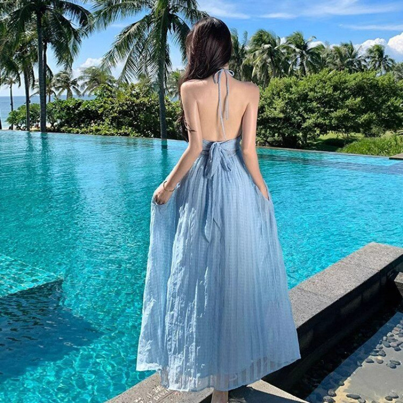 法式气质蓝色挂脖吊带连衣裙女夏季2025新款海边度假露背收腰长裙|undefined