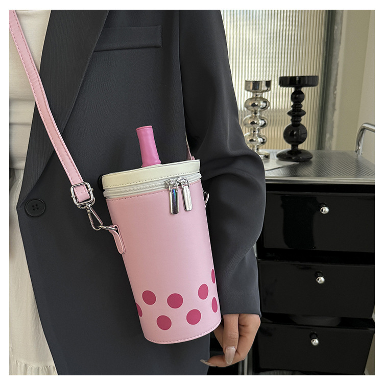 Milk Tea Cup Personalized Women's Single Shoulder Crossbody Trendy New 2024 Explosive Korean Fresh Water Bucket Bag_voghion.com