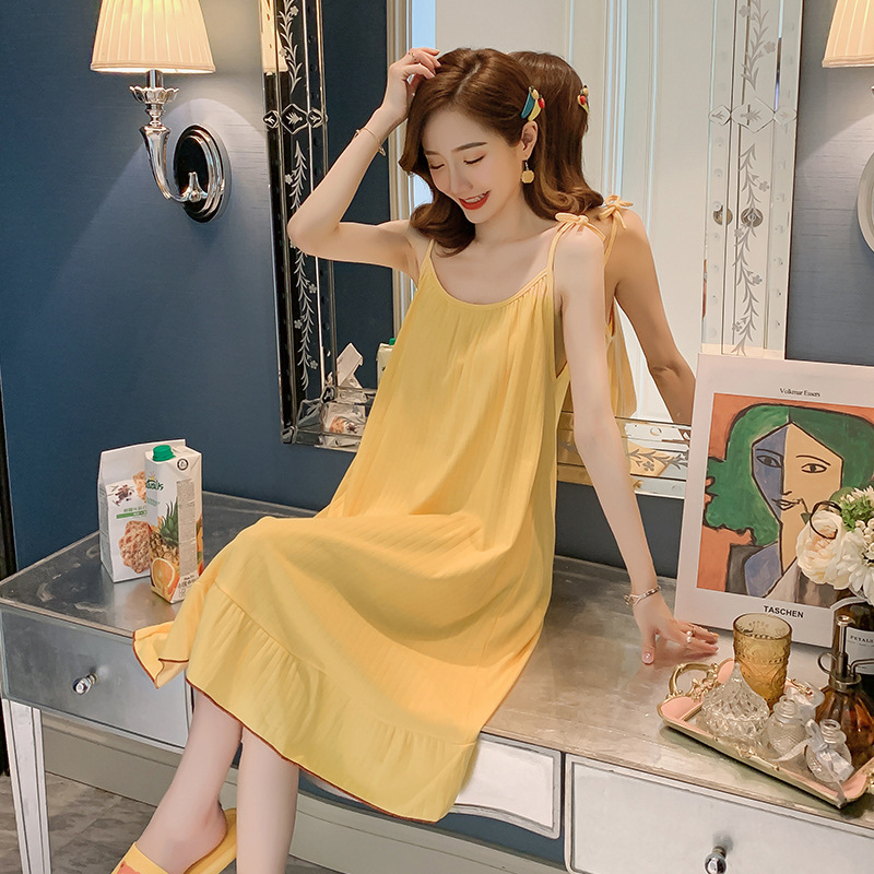 睡裙女夏季学生仙女裙甜美清新公主风坑条牛奶丝性感小吊带连衣裙