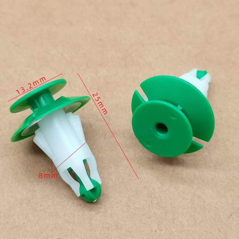 Suitable for Porsche Bayan Machi Audi car engine headlight cover buckle clip accessories