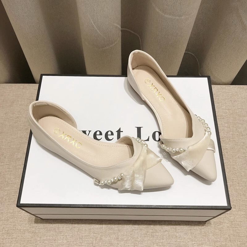 Spring and Summer 2023 New Shallow Mouth Pointed Flat Bottom Side Empty Fairy Late Night Breeze Gentle Temperament Work Shoes for Women