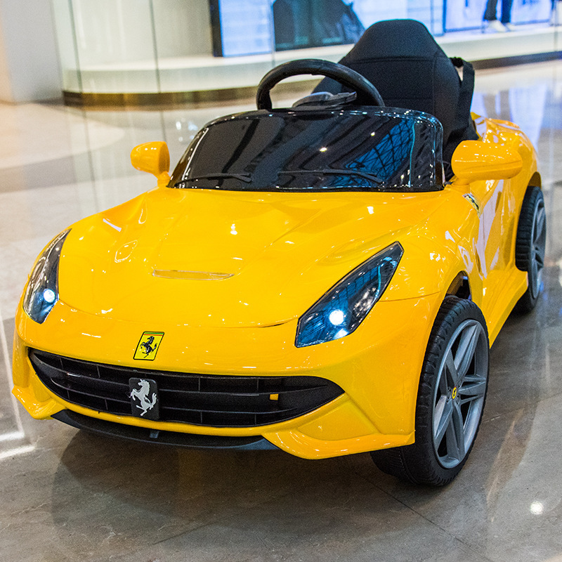 vehículo eléctrico transfronterizo para niños de cuatro ruedas de dos tracciones, coche de juguete de control remoto para hombres y mujeres, sonido Bluetooth