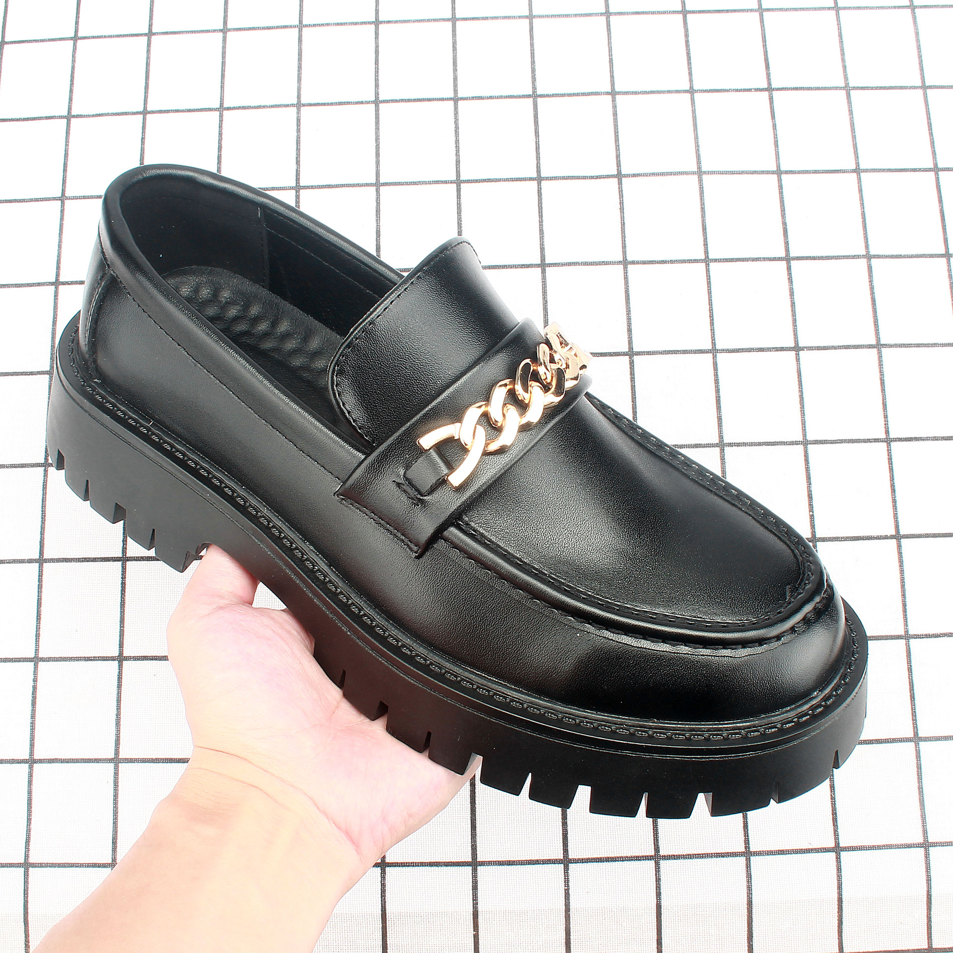 2022�＾Ӣ�׳���Ƥ�ָ�Ь��һ�ŵź�ɫ��Ь�����������ƤЬ331