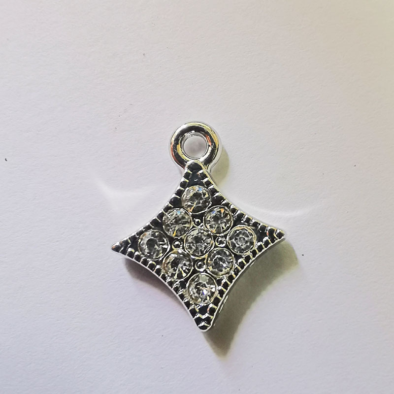 批发内衣胸前金属配件镶钻吊坠 纺织辅料